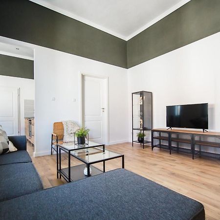 Super Central Spacious Apartment Oradea Eksteriør billede