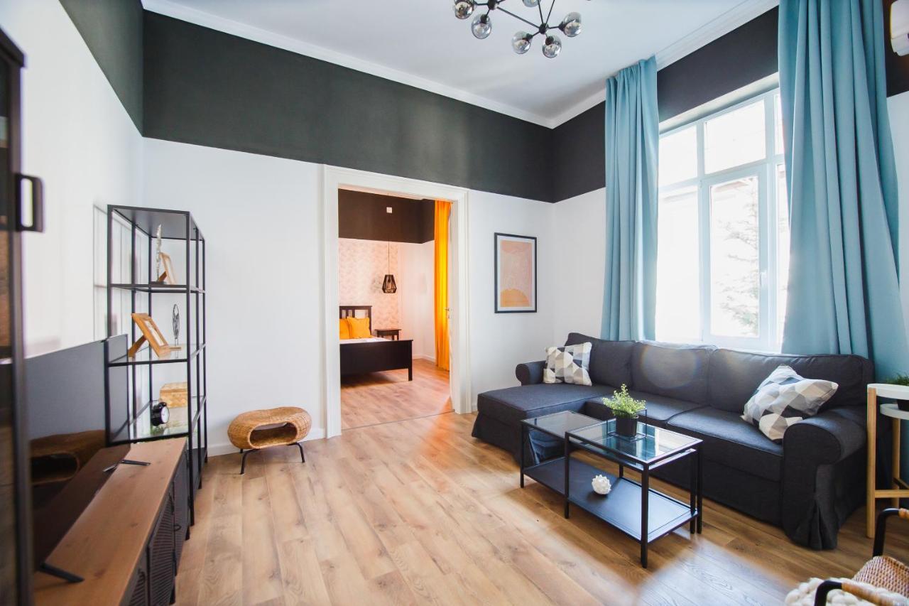 Super Central Spacious Apartment Oradea Eksteriør billede