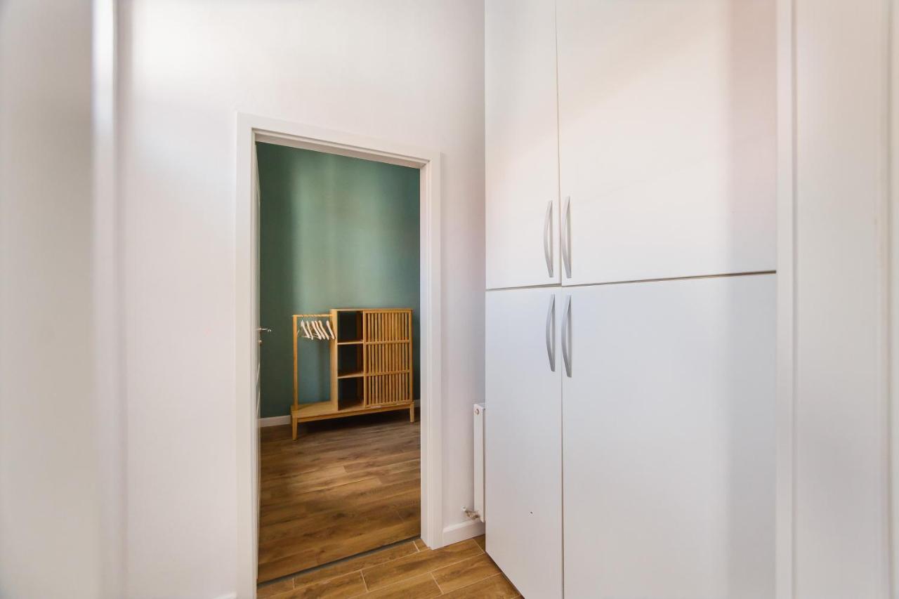 Super Central Spacious Apartment Oradea Eksteriør billede