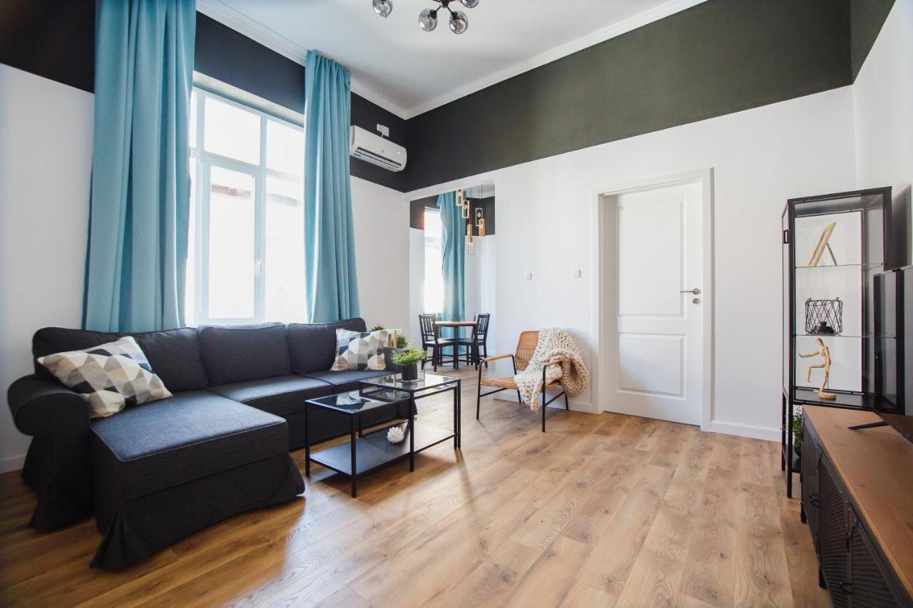 Super Central Spacious Apartment Oradea Eksteriør billede